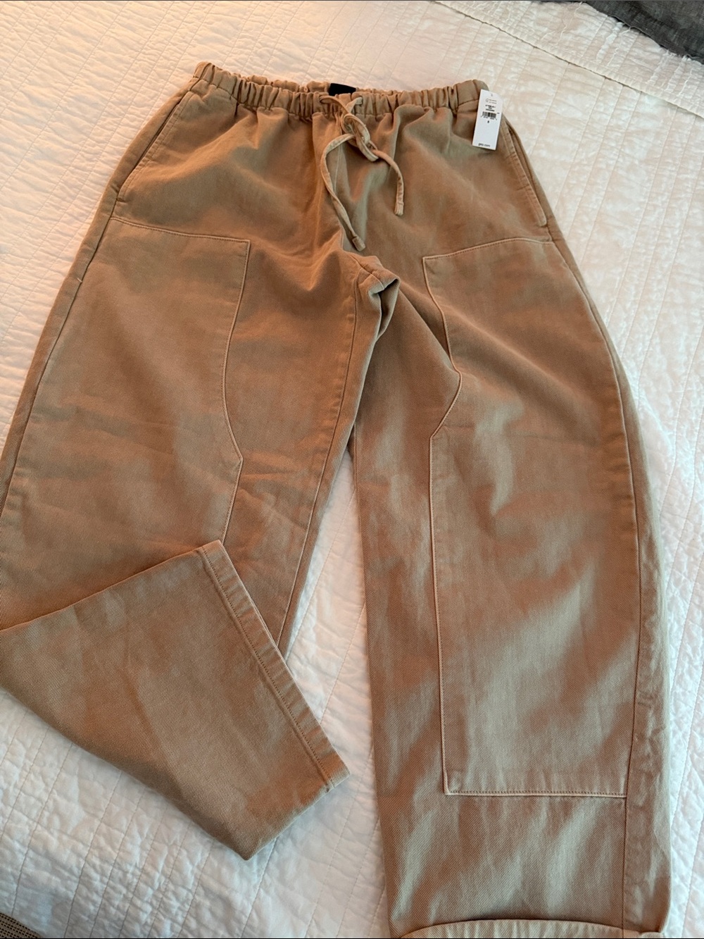 GAP Women’s Cargo Drawstring Pants in Khaki Brown